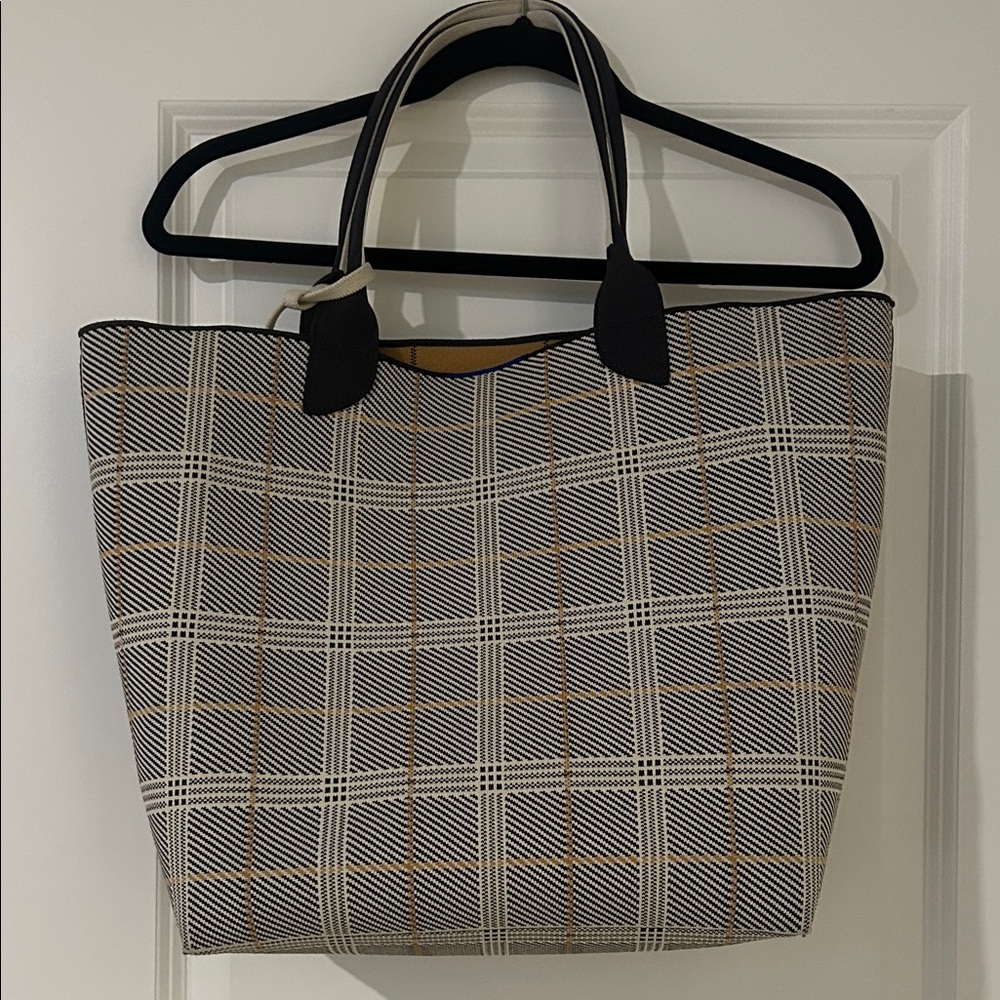 Rothy’s the Lightweight Tote in Glen Plaid